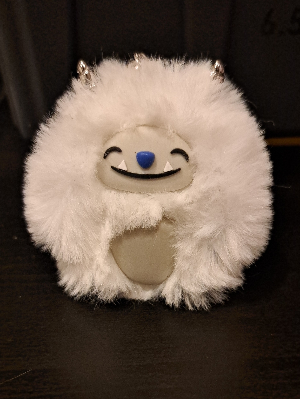 Bath & Body Works White Furry Yeti Pocketbac Holder with Blue Nose